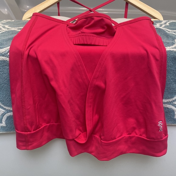 🌺🌺🌺TONIC TANK TOP SIZE SMALL COLOUR BERRY RED, RARELY WORN, LIKE NEW! - Picture 4 of 13